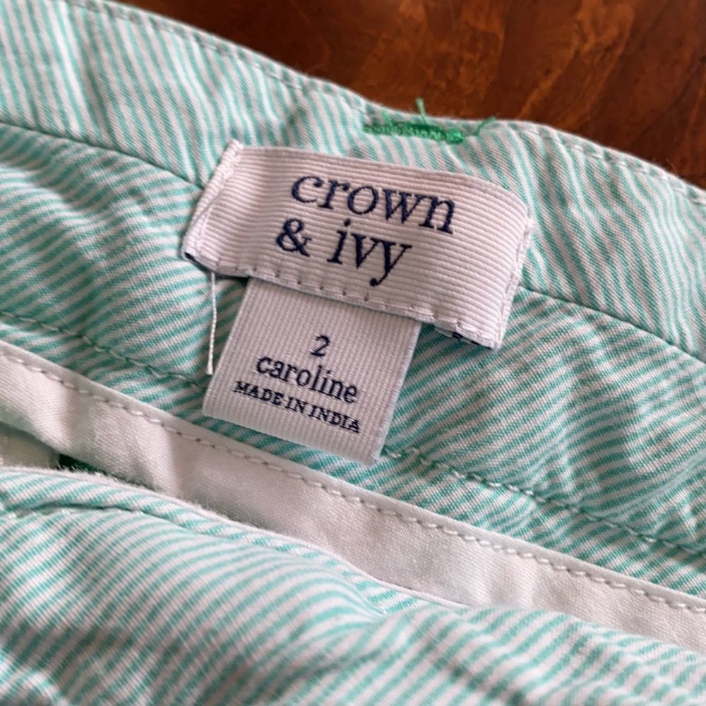 Crown & Ivy Caroline women’s green shorts size 2 - Picture 2 of 5